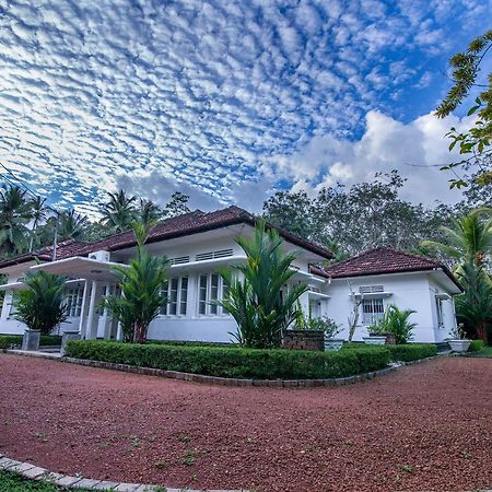 Village Headman'S Five Bedrooms Entire Bungalow Induruwa Exterior foto
