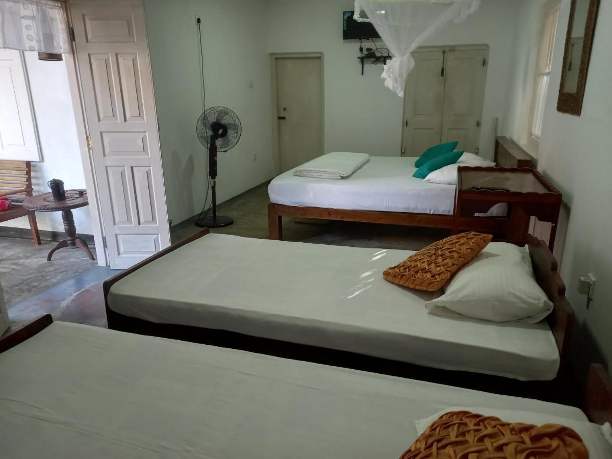 Village Headman'S Five Bedrooms Entire Bungalow Induruwa Exterior foto