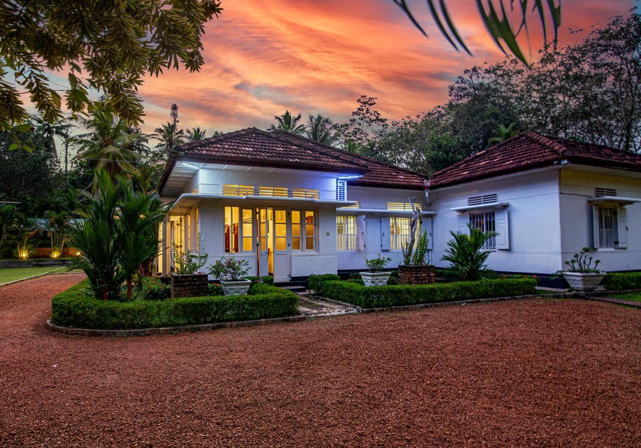 Village Headman'S Five Bedrooms Entire Bungalow Induruwa Exterior foto
