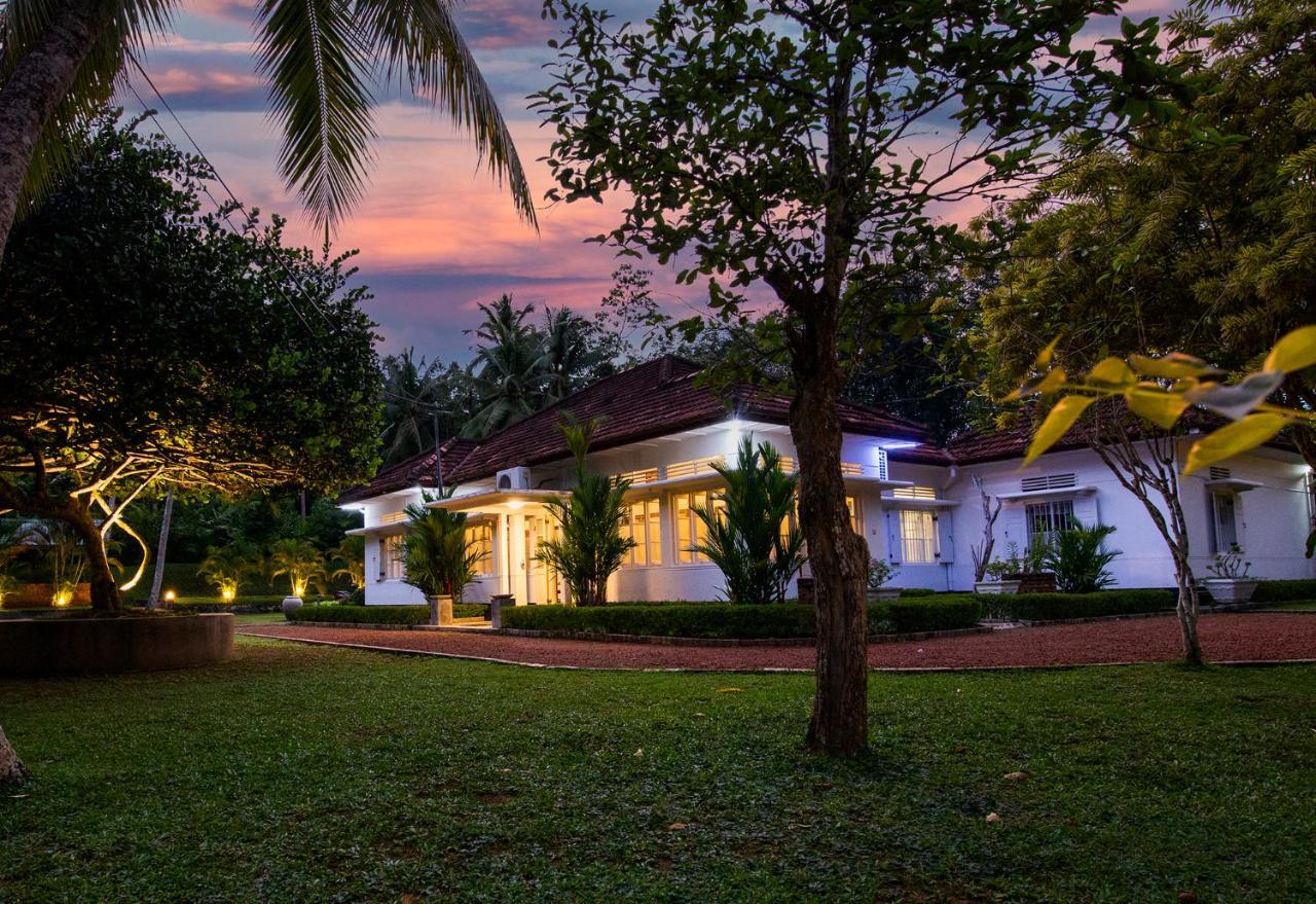 Village Headman'S Five Bedrooms Entire Bungalow Induruwa Exterior foto