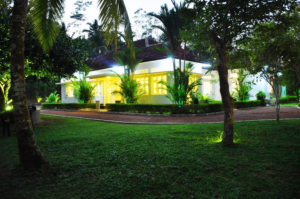 Village Headman'S Five Bedrooms Entire Bungalow Induruwa Exterior foto