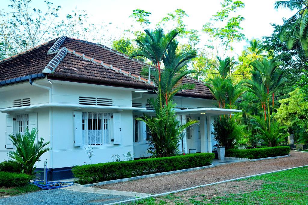 Village Headman'S Five Bedrooms Entire Bungalow Induruwa Exterior foto