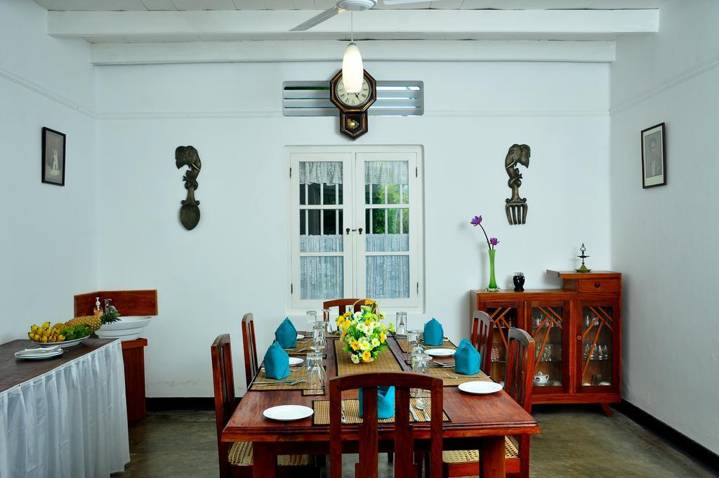 Village Headman'S Five Bedrooms Entire Bungalow Induruwa Exterior foto