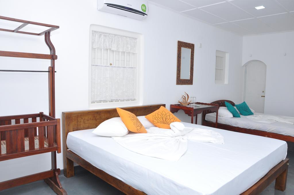 Village Headman'S Five Bedrooms Entire Bungalow Induruwa Exterior foto