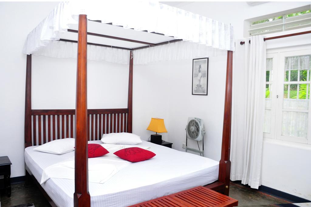 Village Headman'S Five Bedrooms Entire Bungalow Induruwa Exterior foto
