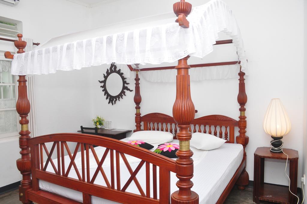 Village Headman'S Five Bedrooms Entire Bungalow Induruwa Exterior foto