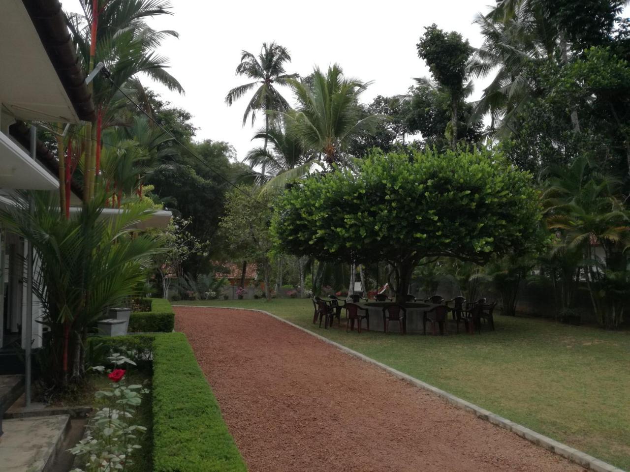 Village Headman'S Five Bedrooms Entire Bungalow Induruwa Exterior foto