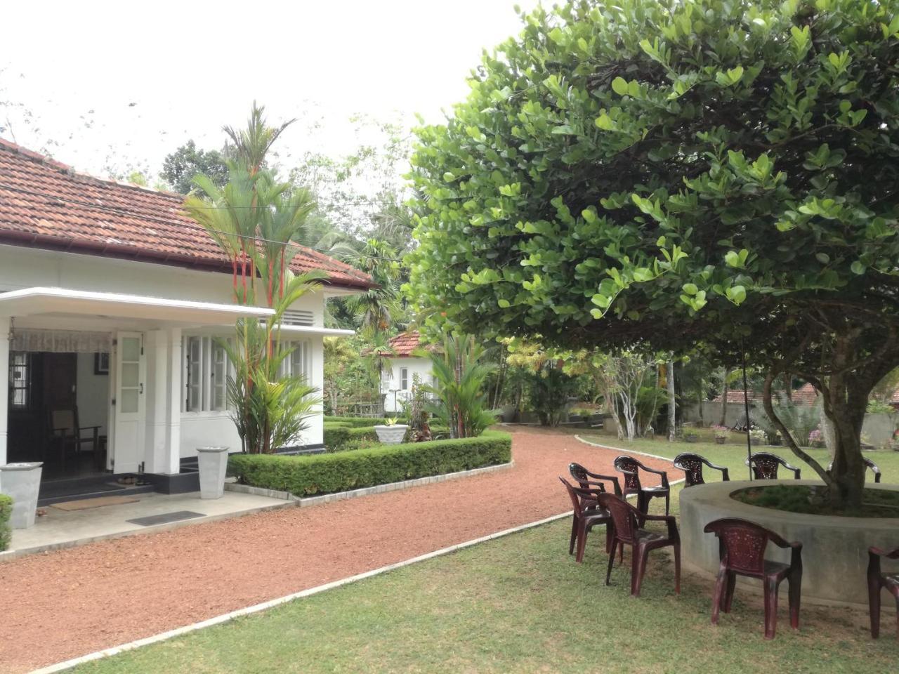 Village Headman'S Five Bedrooms Entire Bungalow Induruwa Exterior foto